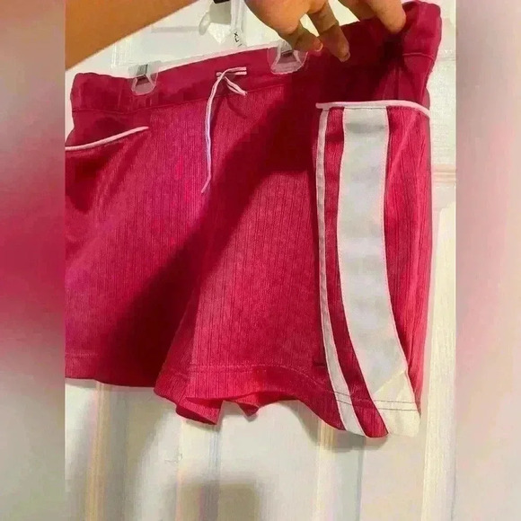 Nike girls shorts - Picture 2 of 6